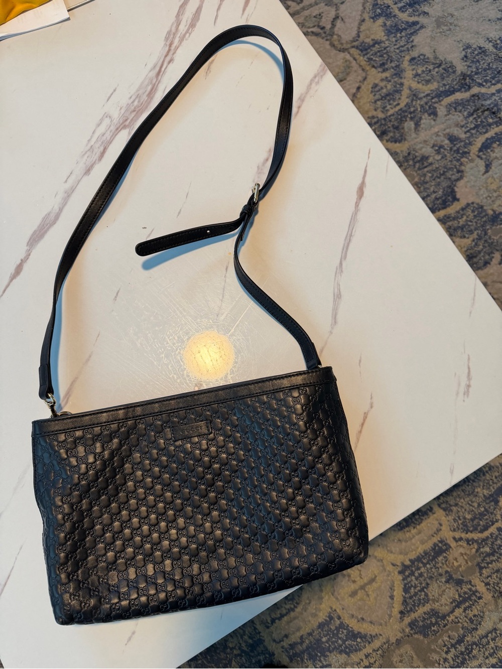 Gucci Microguccissima leather Embossed Interlocking G Crossbody Bag - Picture 3 of 10